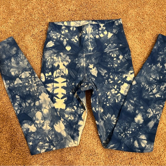 RARE lululemons, size 4, 28”. NWOT!  Never worn. - Picture 2 of 2